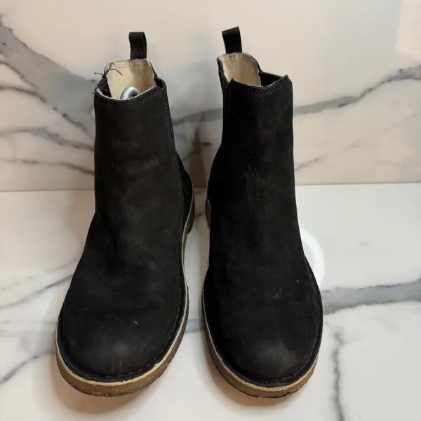 Clarks Wmns Black Leather Desert Peak Chelsea Boots Sz 7.5 Classic Closet Staple - Image 2