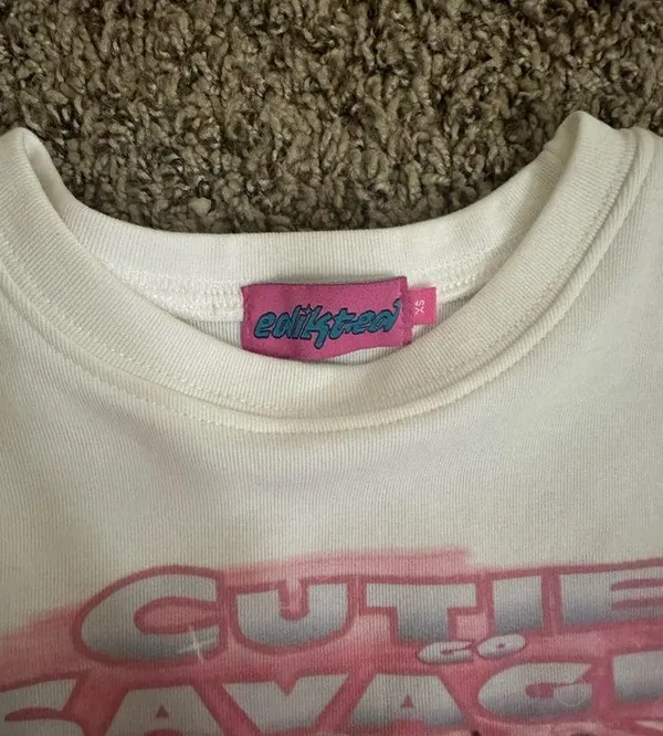 EDIKTED cropped XS tshirt - Image 3