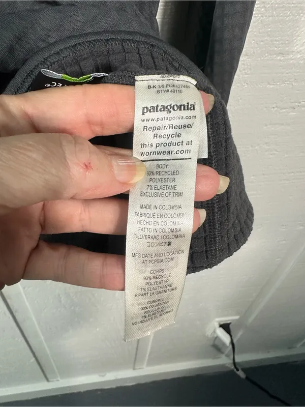 Patagonia Black Full Zip Windbreaker Size Small EUC - Image 6