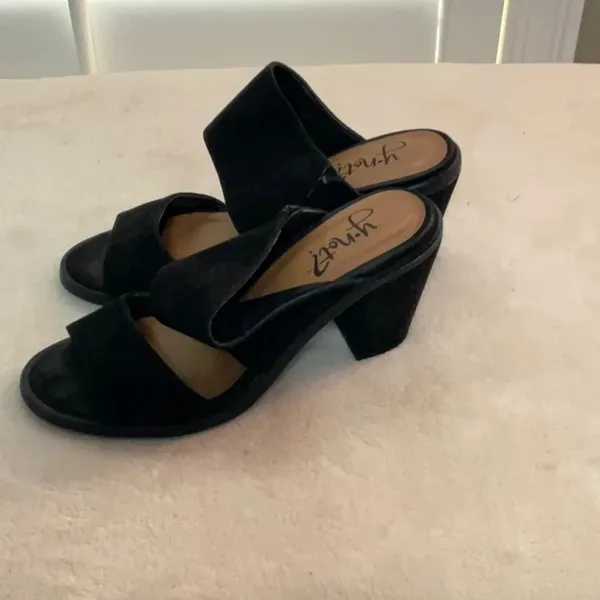 Y..not? Black Size 7 - Image 4