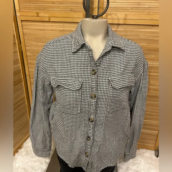 Hollister Boyfriend Fit gray white houndstooth flannel jacket shacket shirt XS - Image 2