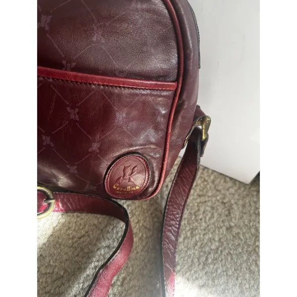 Italian Red Leather Shoulder Bag Logo Quiet Luxury Classic Business Professional - Image 2