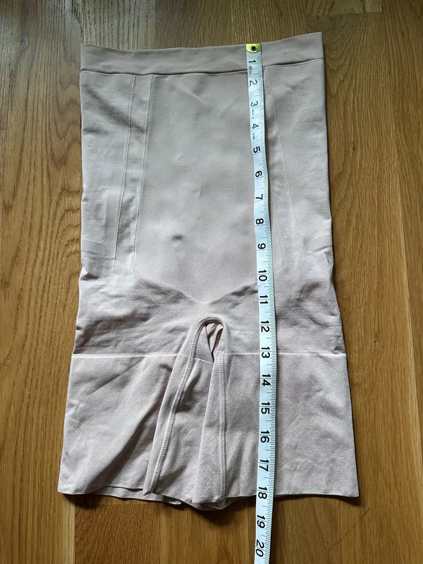 Spanx Sculpt OnCore High Waist Mid Thigh Shorts - Image 3