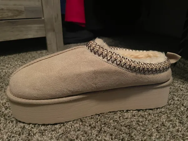 Fall Platform Tan Size 8 - Image 4