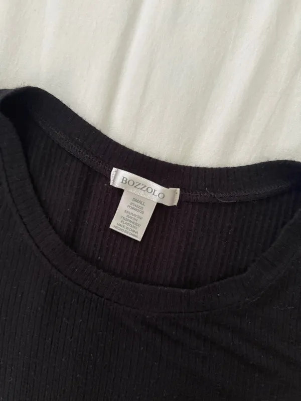 Black crop tee - Image 2