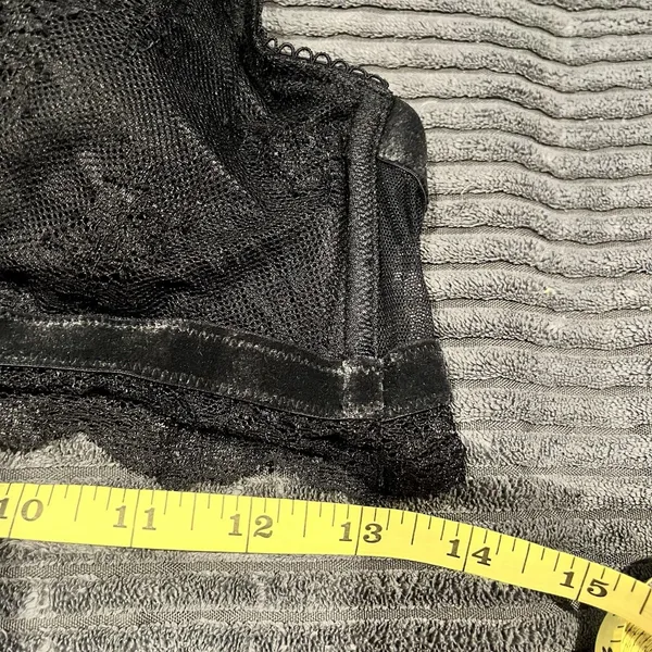 Victoria’s Secret Bralette black large velvet trim lace front Closure EUC - Image 6