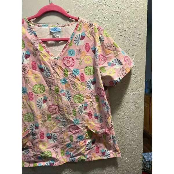 SB Scrubs Patterned Scrub Top Woman’s Size Large - Image 2