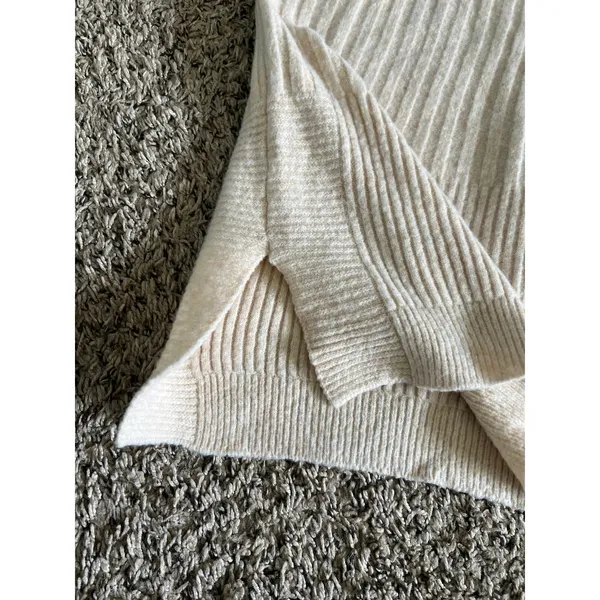 Time and Tru Women's Cream Pull Over Turtleneck Sweater Size Medium‎ - Image 5