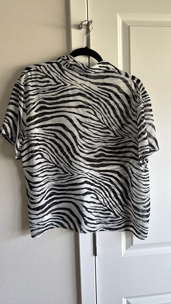 Princess Polly zebra top - Image 4
