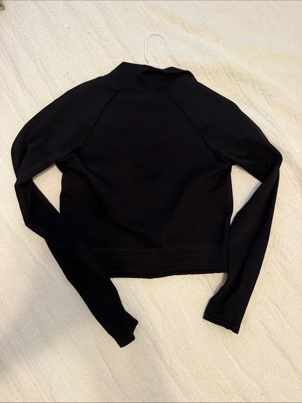 Fabletics Black Cropped Zip-Up Bomber Jacket - Women - Image 3