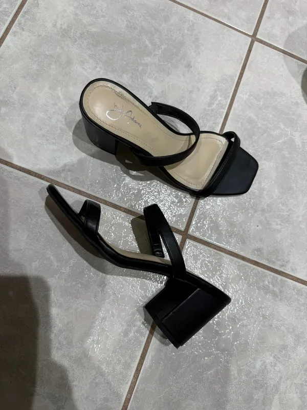 Black Heeled Sandals Size 6 - Image 3