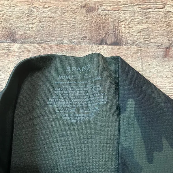 SPANX Women's Army Green Camo High Waisted Look At Me Now Leggings Sz M - Image 4