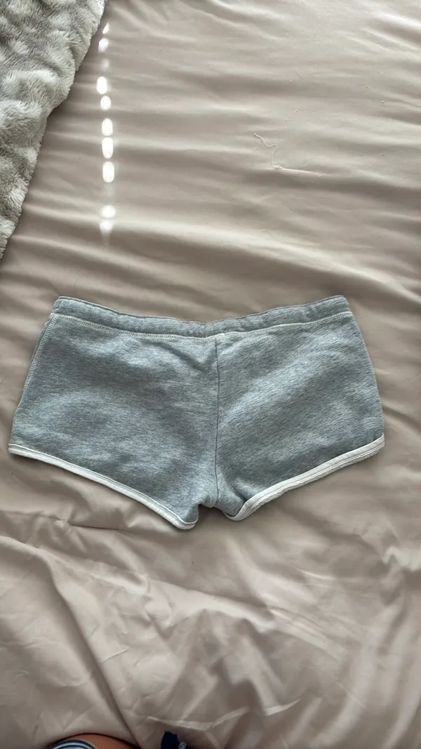 Brandy Melville Shorts Grey Sweat - Image 2