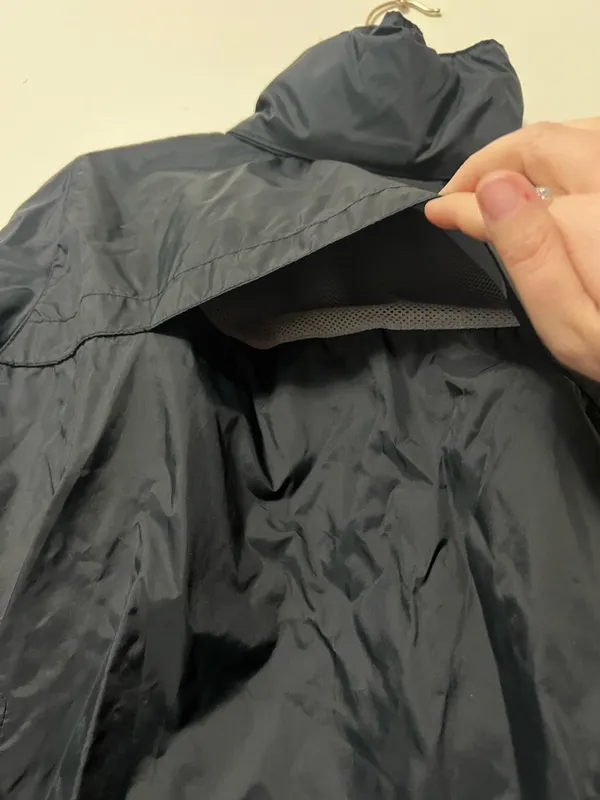 Columbia Black Lightweight Windbreaker and Rain Jacket - Image 3