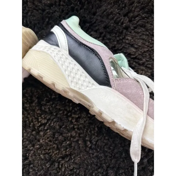 Qupid sneakers size 8 - Image 7