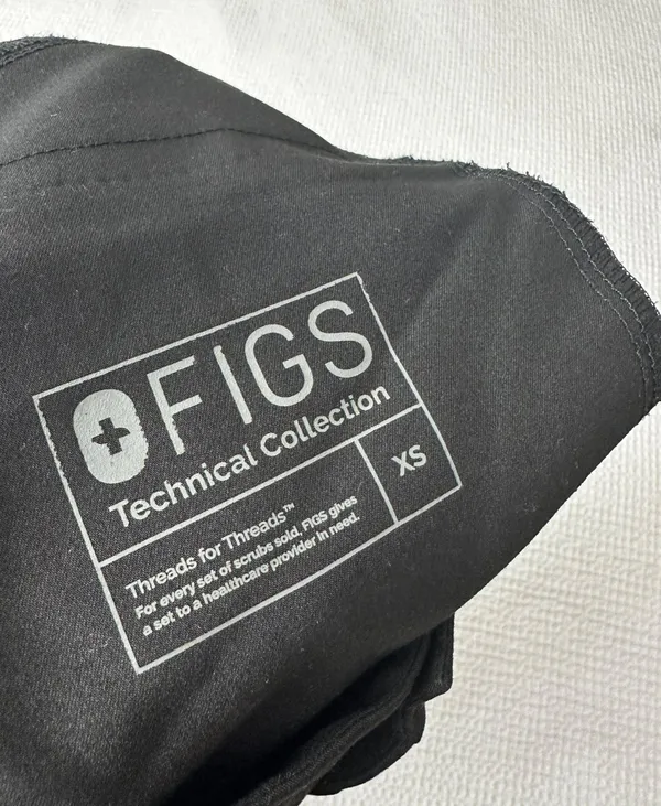 FIGS straight pant with button - Image 3