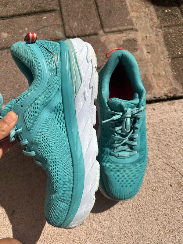 Hoka Bondi 7 turquoise and white Women’s 9 - Image 3