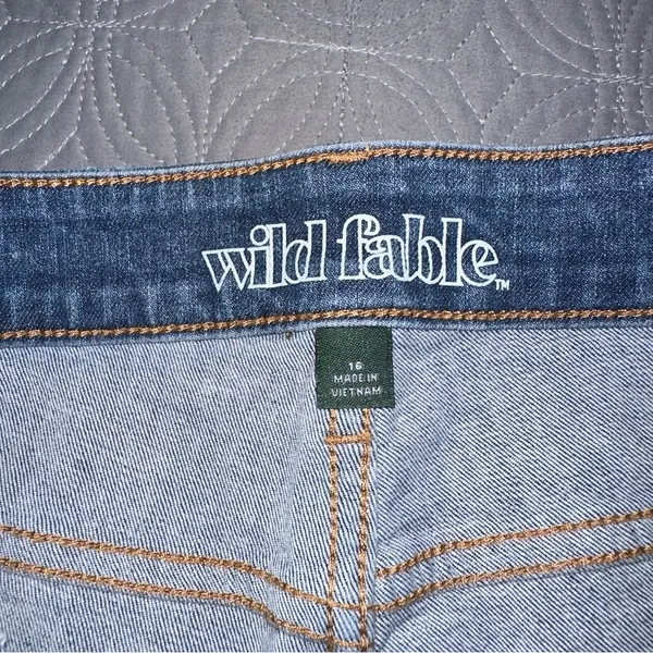 NWOT Medium Wash Size 16 Wild Fable Distressed Skinny Jeans - Image 2
