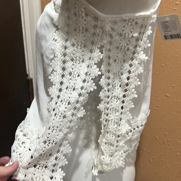Ecote white spaghetti strap top nwt - Image 4