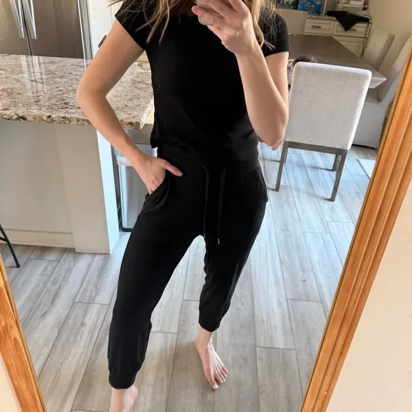 Lululemon Women's Black Joggers-tracksuits - Image 2