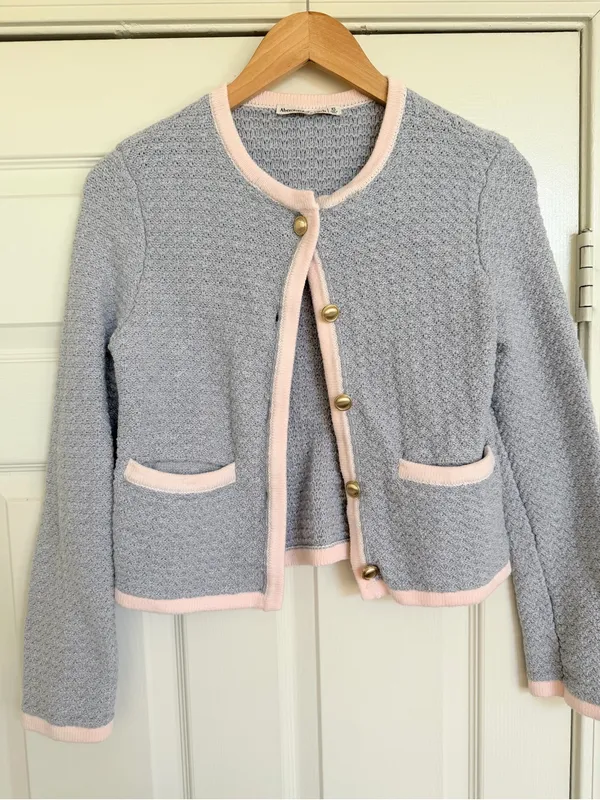 Abercrombie & Fitch Sweetheart Cottage Classy textural‎ Crew Cardigan Sweater - Image 3