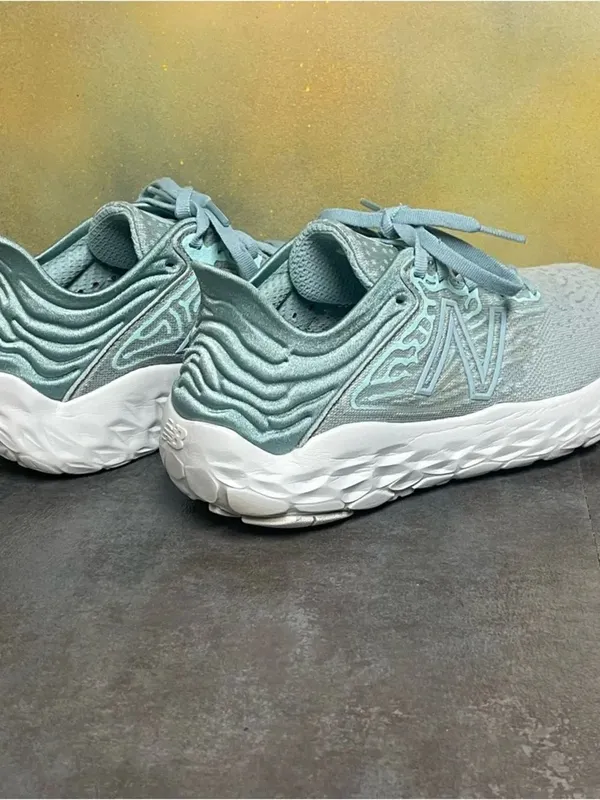 New Balance Fresh Foam Beacon V3 Women's Light Blue Sneakers Size 7B - Image 8