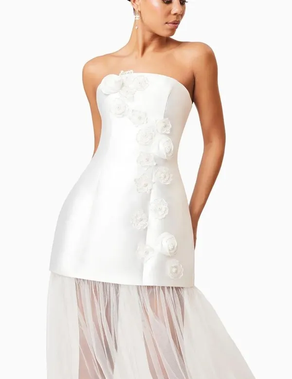 Elliatt Elegant White Strapless Dress - Image 6