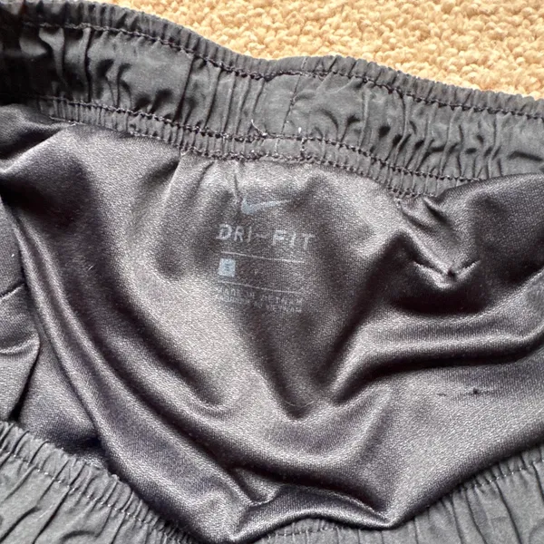 Black nike shorts - Image 3