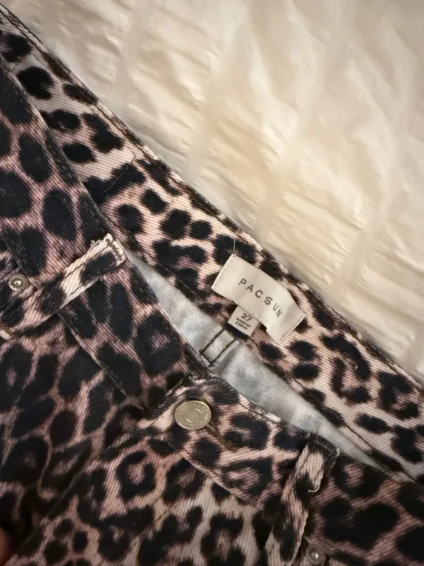 PacSun Leopard Denim Skirt - Image 3