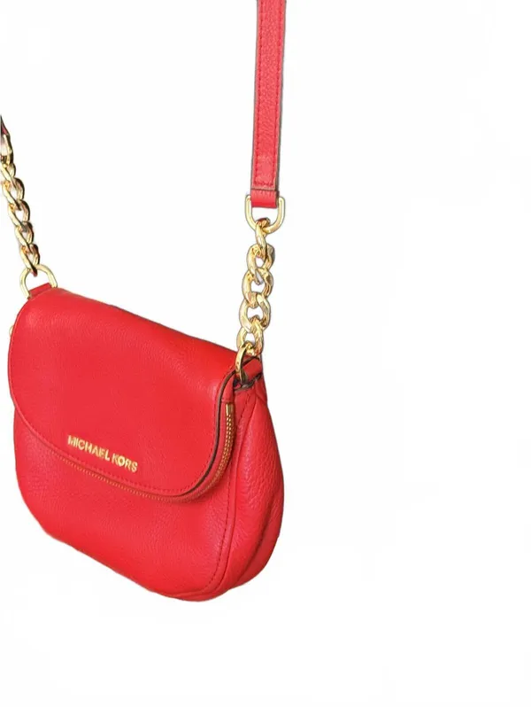 Michael Kors Red Pebbled Leather Crossbody Bag with Gold Chain Strap - Image 3