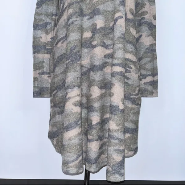 RAE MODE Green Camo Super Soft Long Sleeve V-Neck Swing Dress Small NWT - Image 3