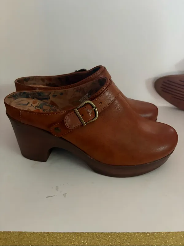 b.o.c. Tan Leather Clog Mules with‎ Adjustable Buckle Size 8.5 - Image 7