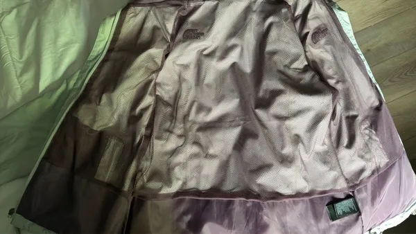 The North Face Resolve 2 Women’s Jacket Small - Image 6
