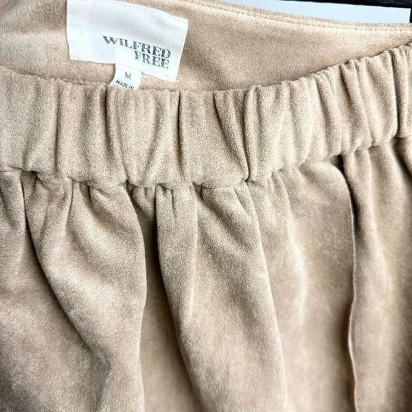 Aritzia Wilfred Free faux suede tan mini skirt Medium - Image 3