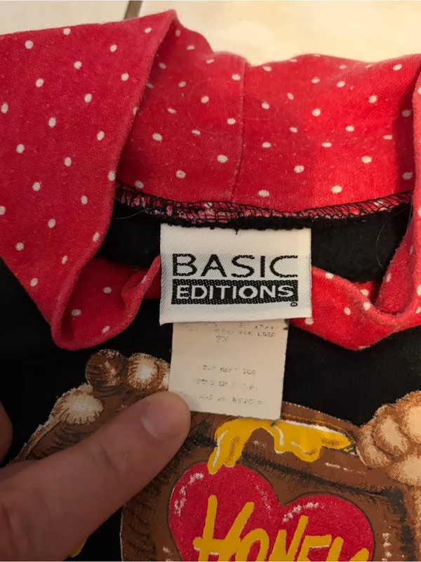 Basic Editions Black Sweatshirt with Red Polka Dot Collar and Honey Bear Graphic - Image 5