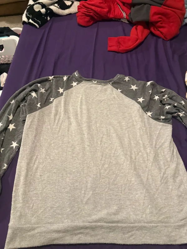 Gray long sleeve with stars Size 3X - Image 2