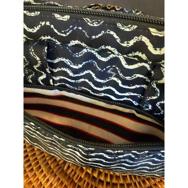 Lug Carousel Convertible Crossbody Belt‎ Bag Navy Wavy Quilted Travel Purse - Image 7