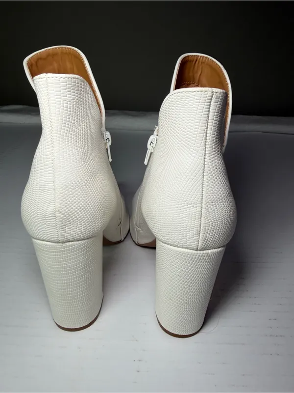 Qupid White Pointed Toe Ankle Booties with Block Heel - Image 4