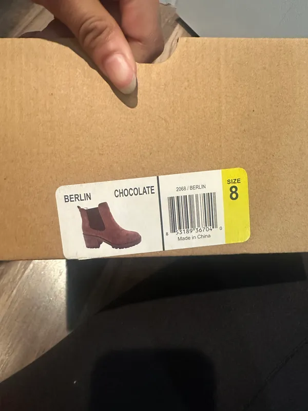 boots Size 8 - Image 3