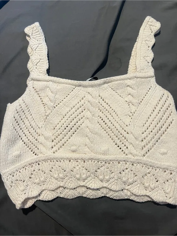 Zara Cream Knit Cropped Tank Top with Scallop Hem - Image 6