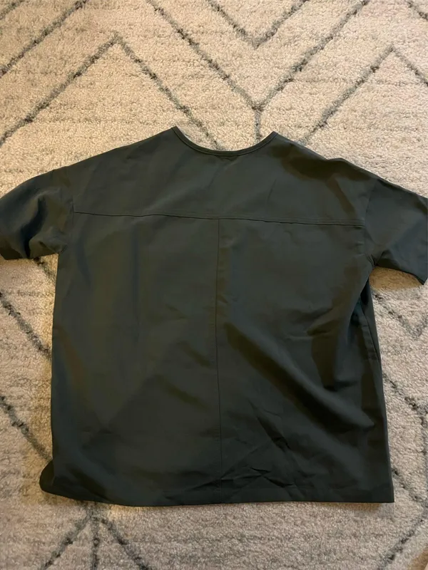 Figs Bello Cargo Women’s Scrub Top Olive Green Oversized Size XXS PO#4785 EUC - Image 4