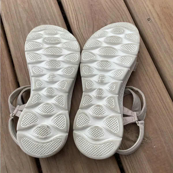 COMFY SKECHERS sandals🌷 - Image 7