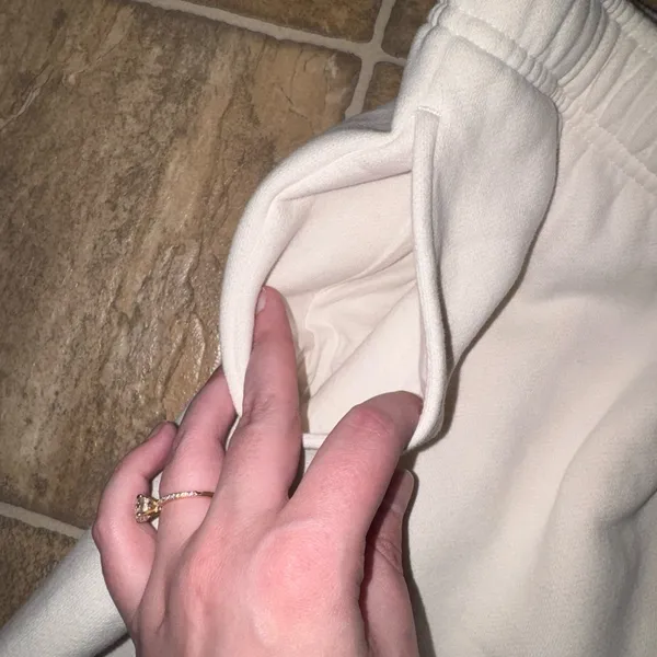 Aritzia cream Joggers - Image 4