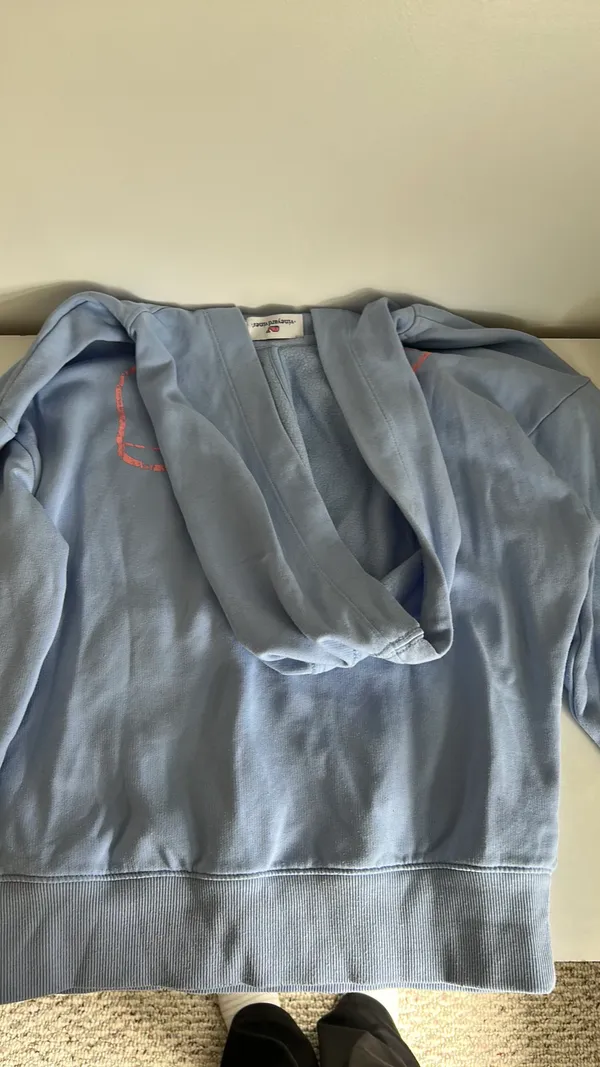 Vineyard Vines Hoodie - Image 3