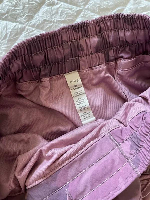 Lululemon Hotty Shorts 2.5" - Image 2