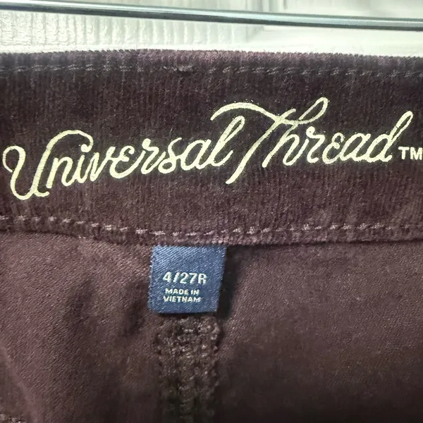 Universal Threads Rich Burgundy Corduroy Pants size 4 - Image 4