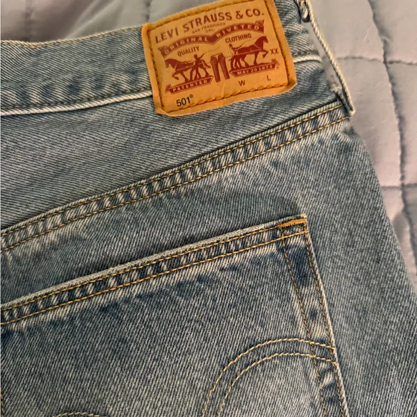 Levi's 501 Women's Denim Shorts Size 33 - Image 3