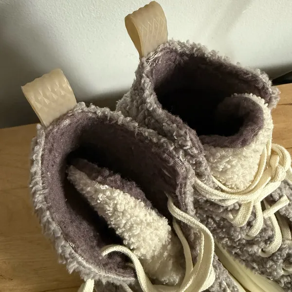 Converse Womens Lace Up Cap Toe Platform Faux Fur Sneakers Gray White Size 7 C‎ - Image 12