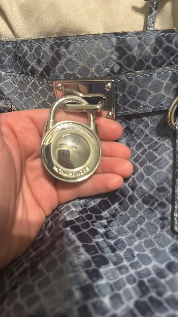 Michael Kors Blue Snake Skin Bag - Image 8