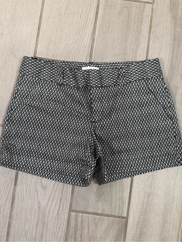Calvin Klein Black & White High-Waist Leopard Print Shorts - Image 2